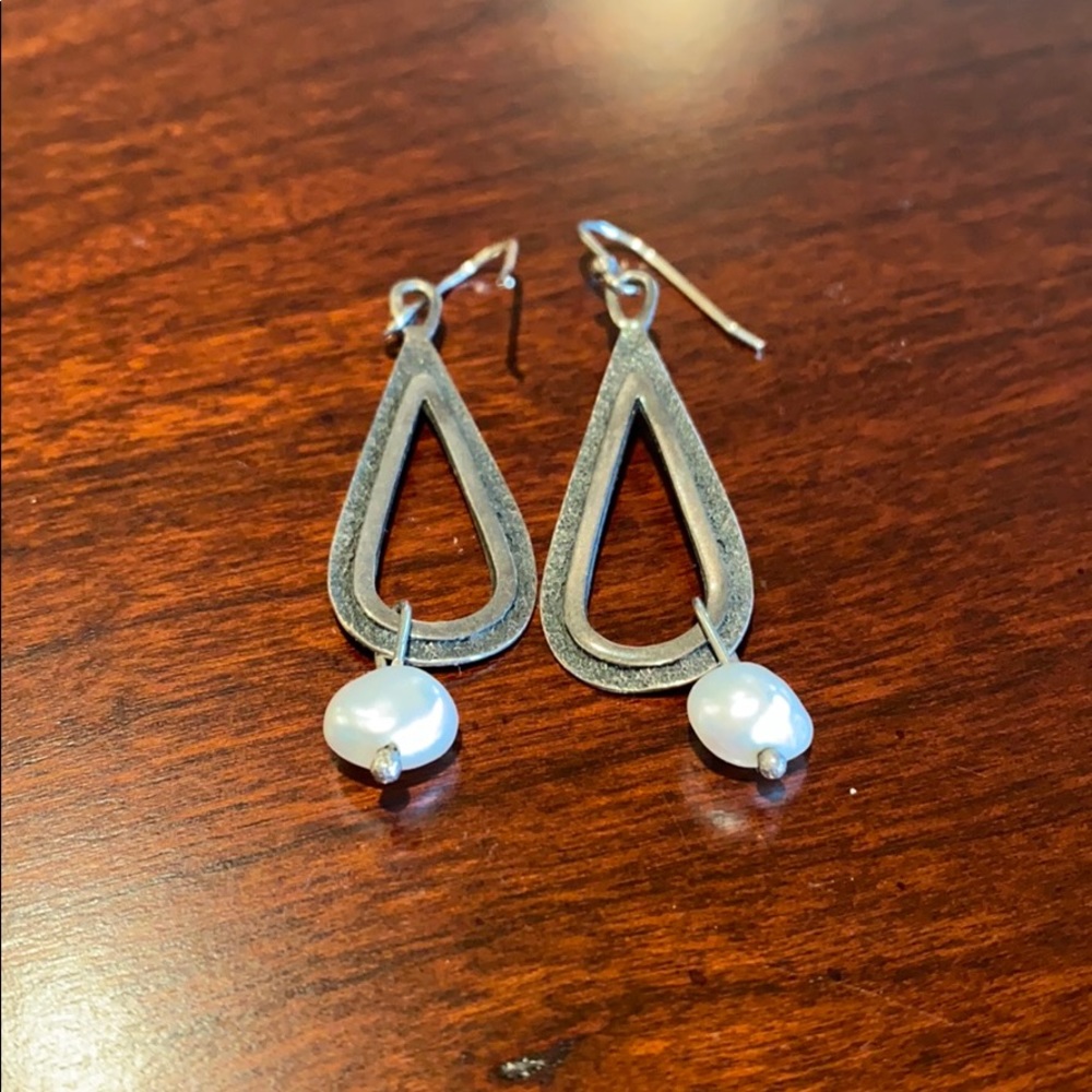 Silpada silver teardrop freshwater pearl dangle